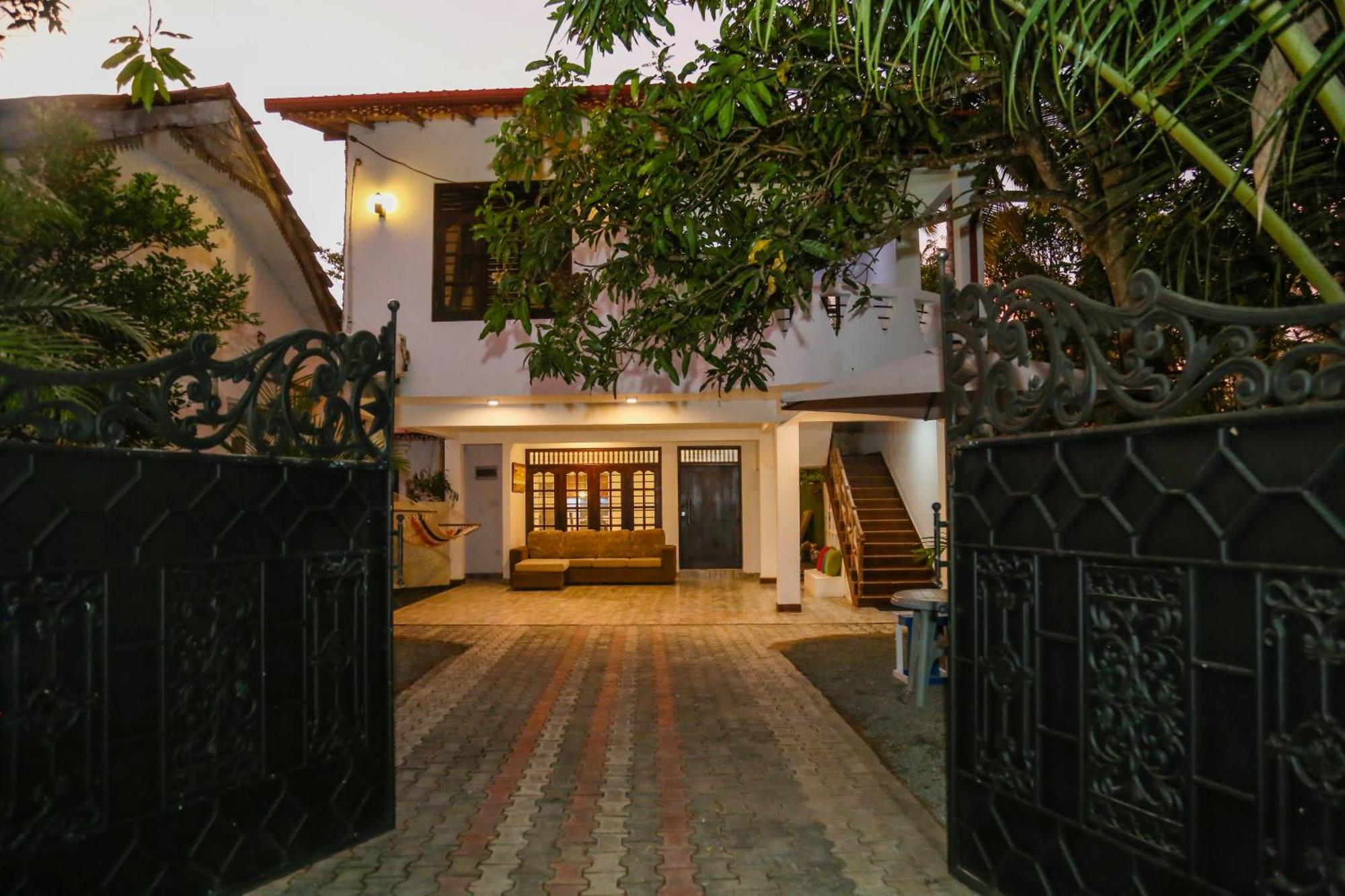 Eden Villa Hikkaduwa Exterior photo