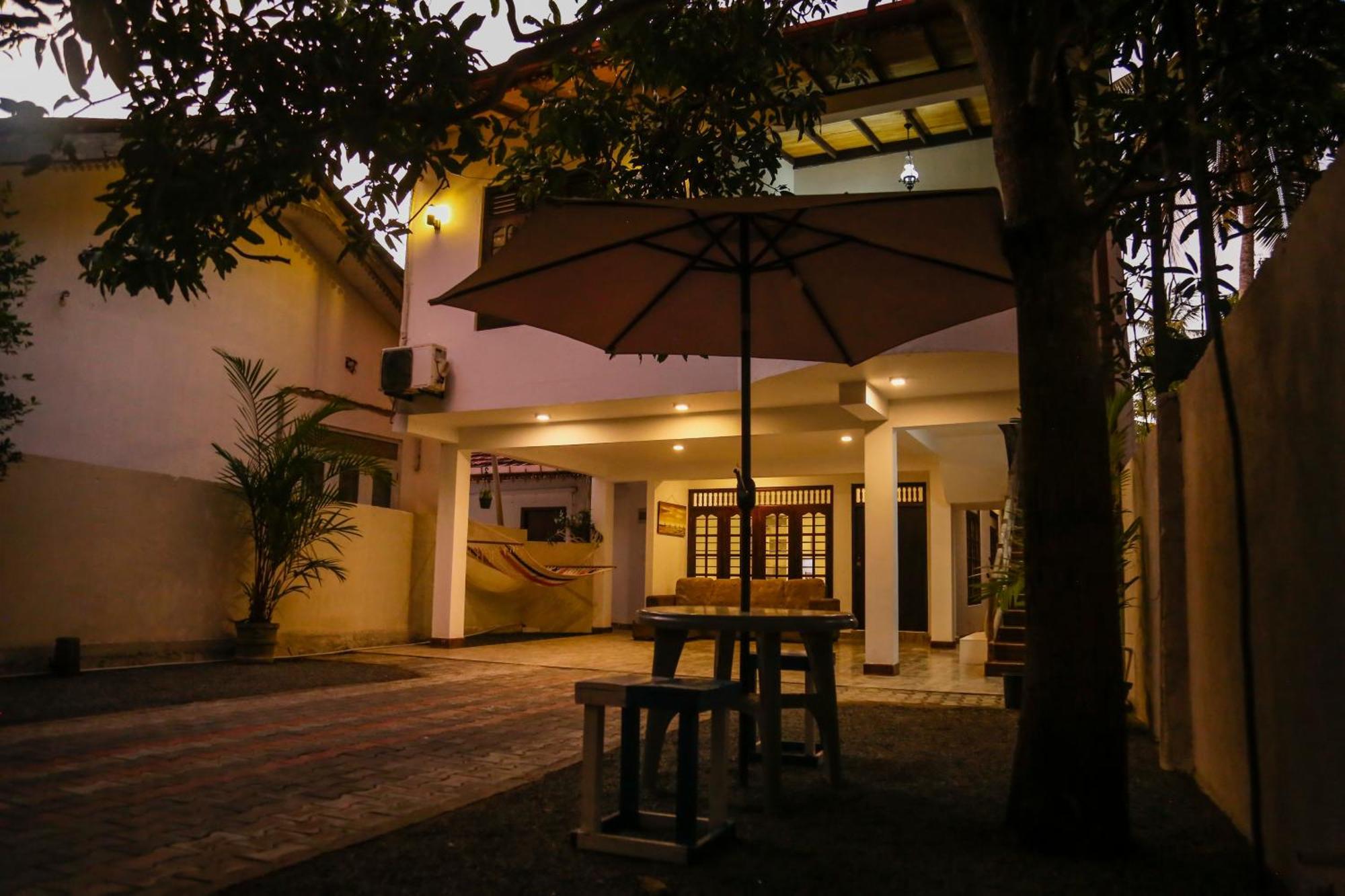Eden Villa Hikkaduwa Exterior photo