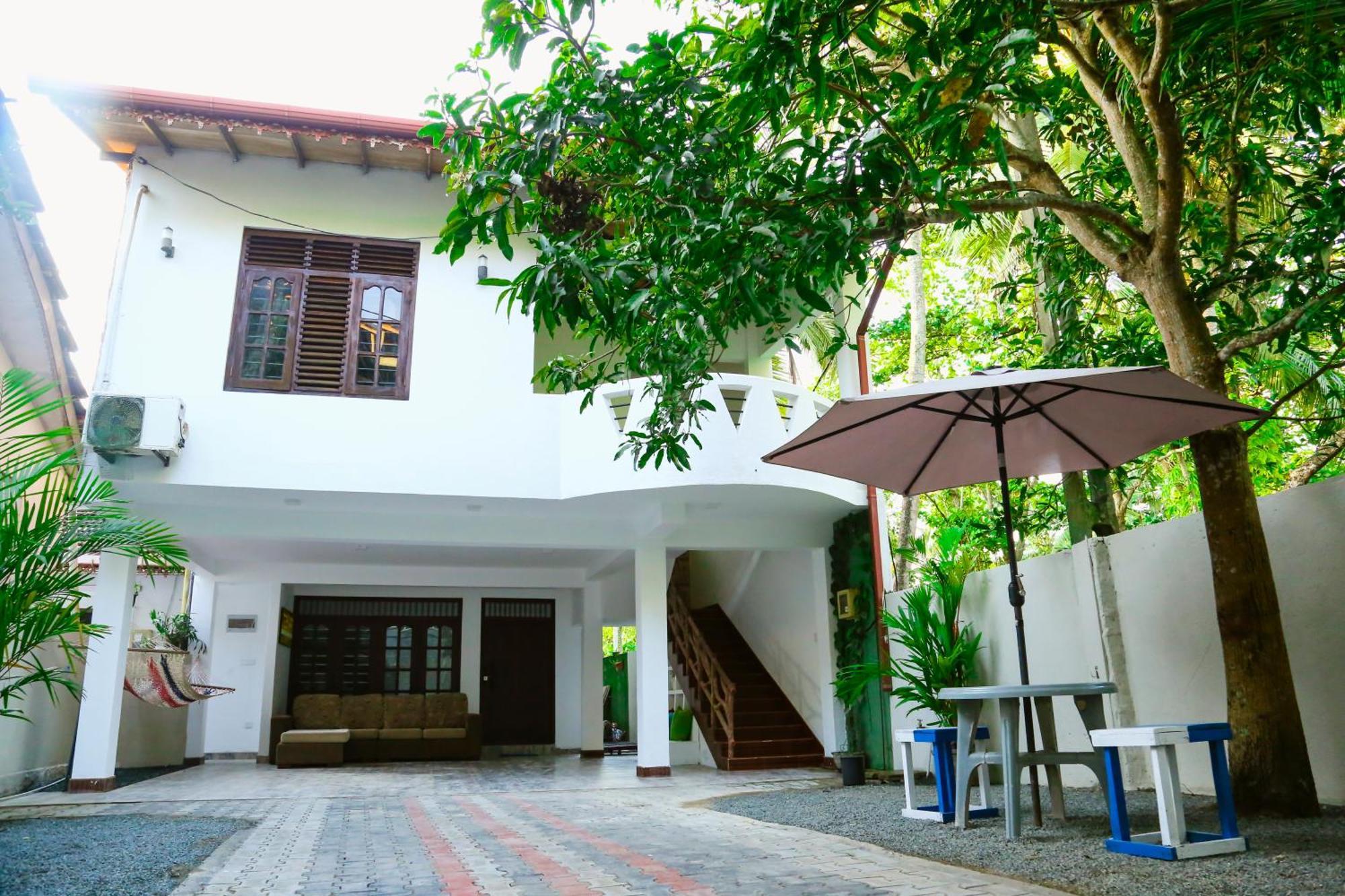 Eden Villa Hikkaduwa Exterior photo